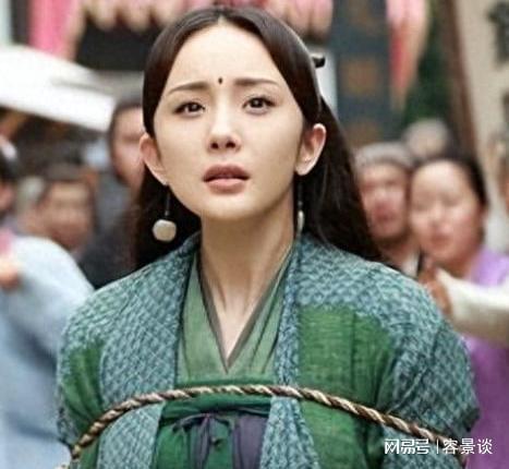 头：穿西装上战场我忍了貂蝉打鬼子太离谱龙8国际头号玩家剧中侮辱观众智商的镜(图6)