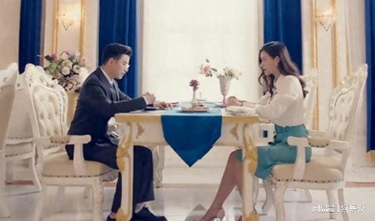 头：穿西装上战场我忍了貂蝉打鬼子太离谱龙8国际头号玩家剧中侮辱观众智商的镜(图20)